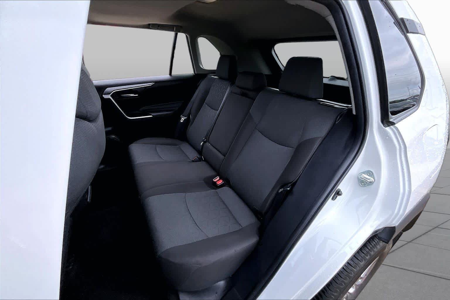 Used 2023 Toyota RAV4 XLE w/ Convenience Package FWD image 20
