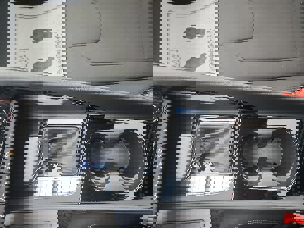 Used 2024 Hyundai Elantra SEL w/ Convenience Package image 22