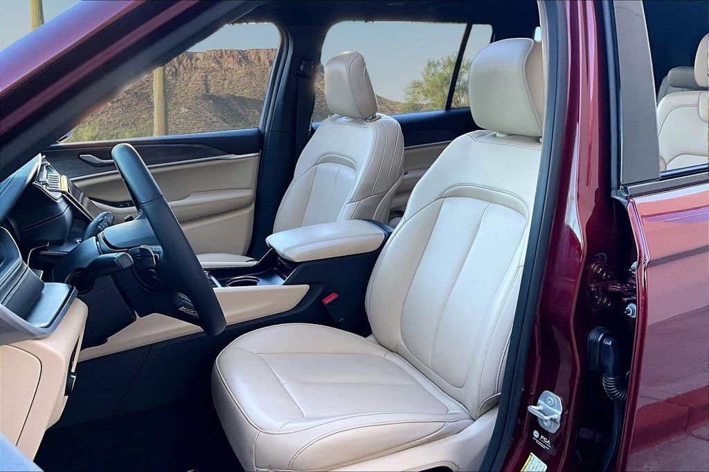 Used 2025 Jeep Grand Cherokee L Limited RWD image 25