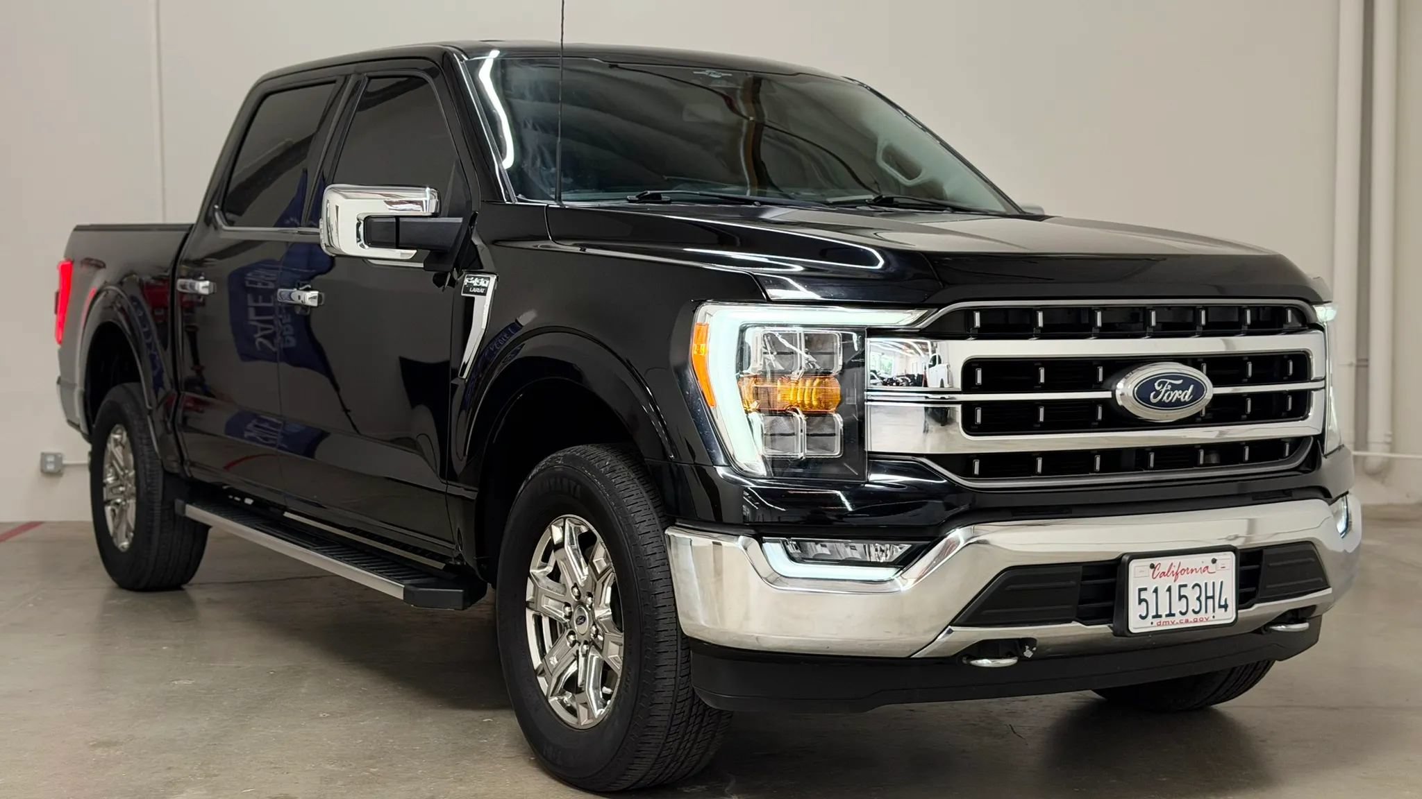 Used 2023 Ford F150 Lariat AWD/4WD image 2