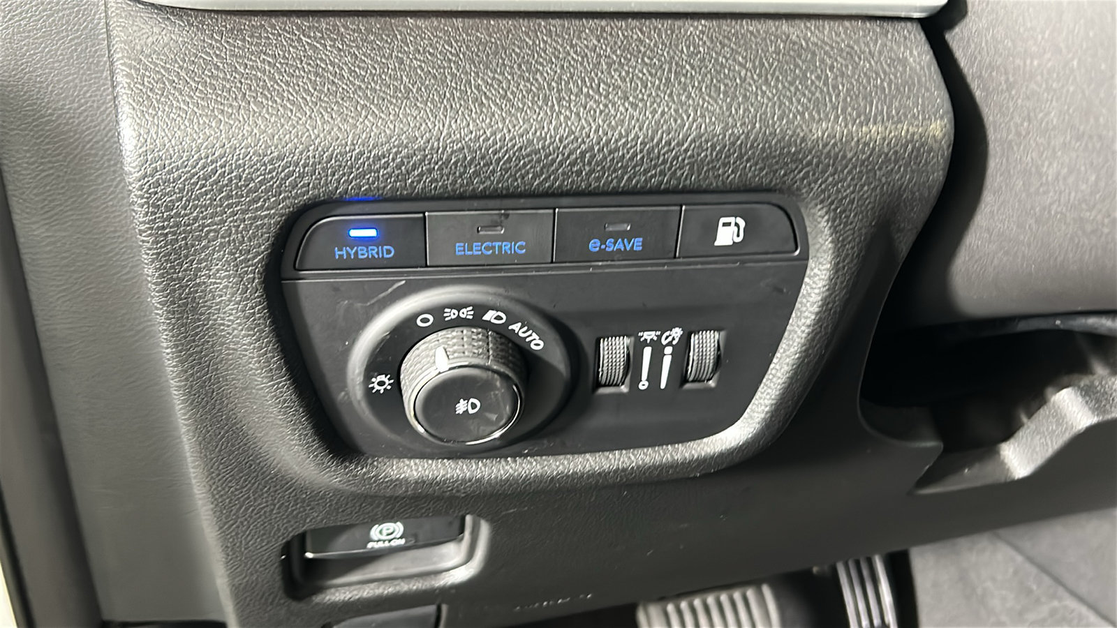 Used 2023 Jeep Grand Cherokee Trailhawk AWD/4WD image 23