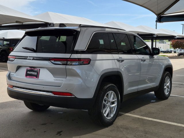 New 2026 Jeep Grand Cherokee Laredo X AWD/4WD image 2
