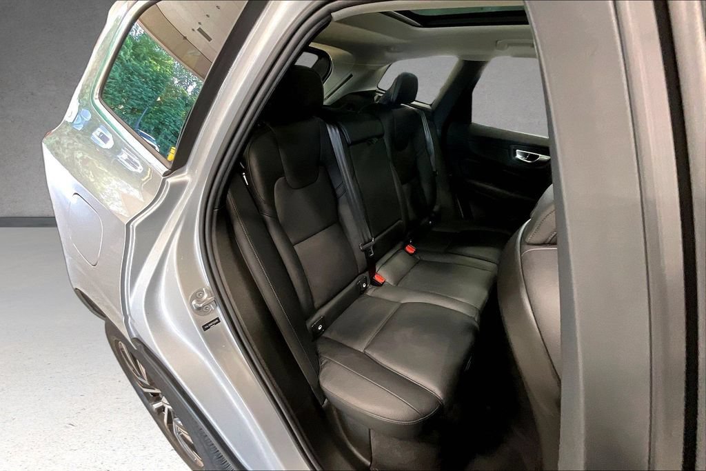 Certified 2023 Volvo XC60 B5 Plus AWD/4WD image 25