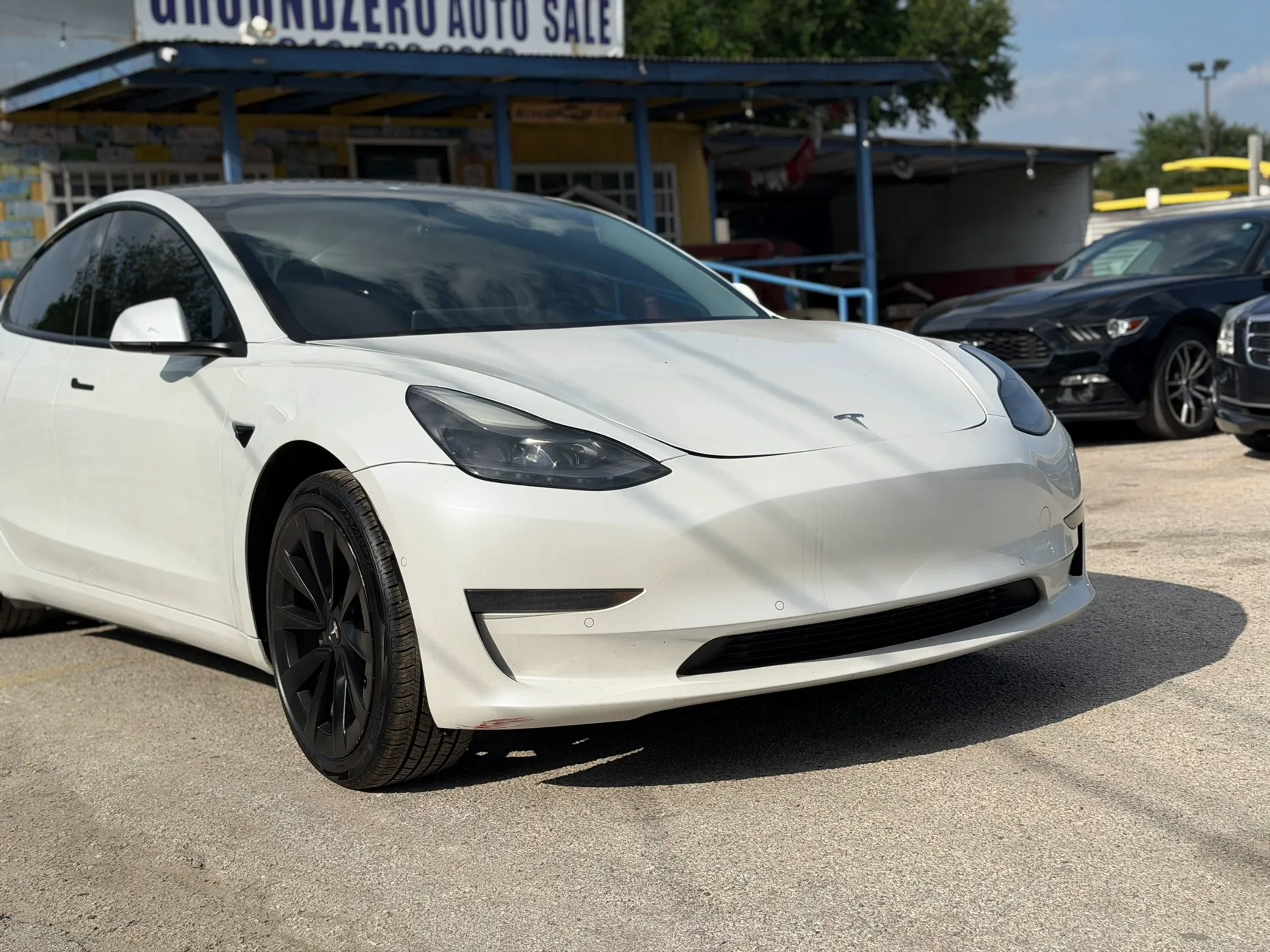 Used 2021 Tesla Model 3 Standard Range Plus RWD image 3