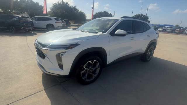 Certified 2026 Chevrolet Trax LT FWD image 4