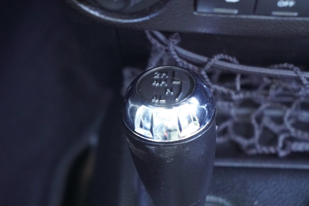 Used 2018 Jeep Wrangler Unlimited Sahara AWD/4WD image 25