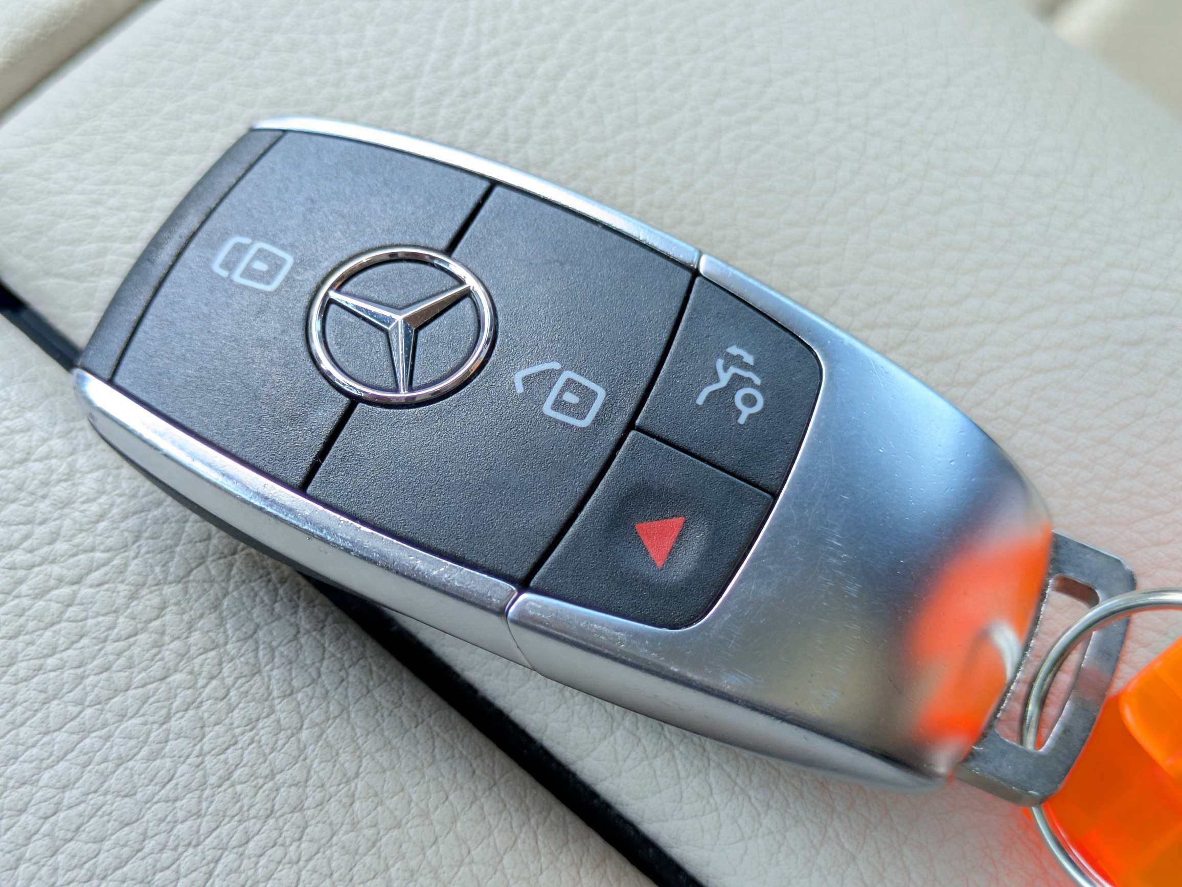 Used 2024 Mercedes-Benz GLS 450 4MATIC image 25