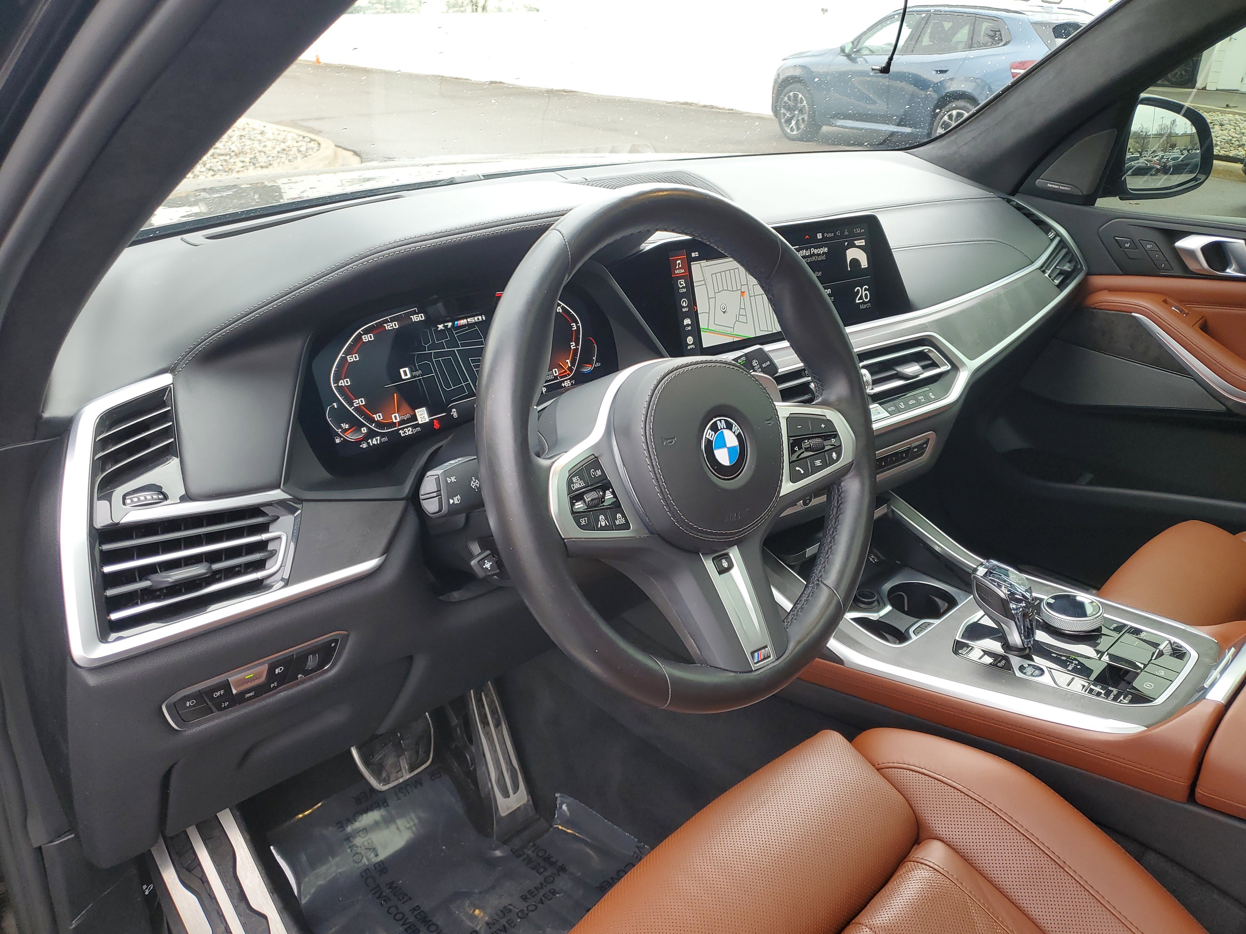 Used 2022 BMW X7 M50i image 10
