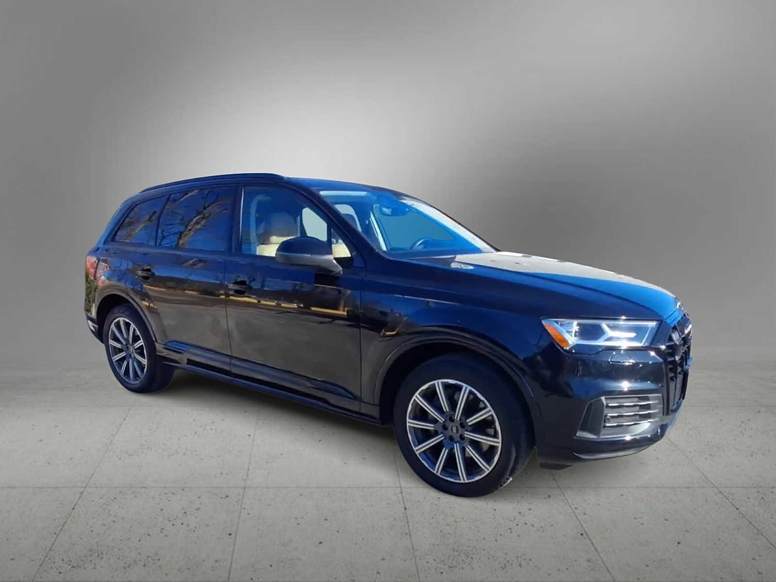 Used 2023 Audi Q7 2.0T Premium Plus w/ Premium Plus Package image 2