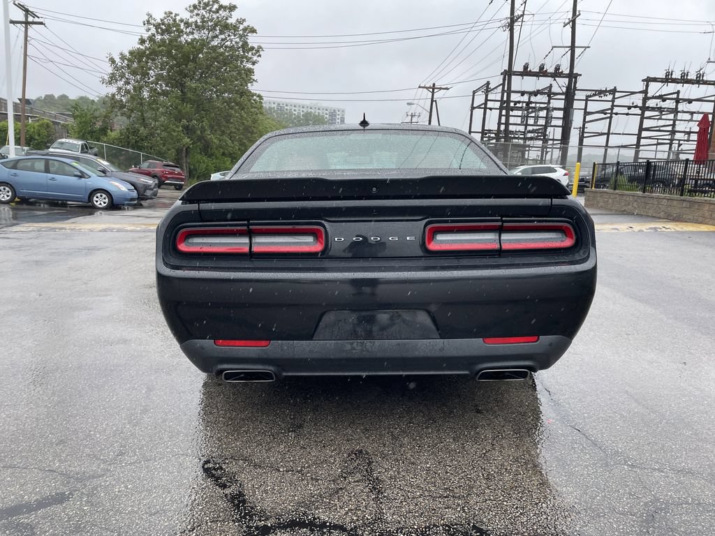Used 2015 Dodge Challenger R/T Plus RWD image 4