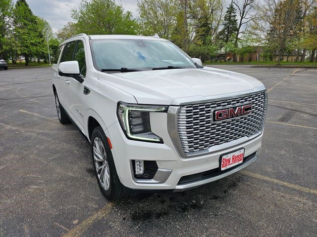 Used 2021 GMC Yukon XL Denali w/ Denali Premium Package AWD/4WD image 8