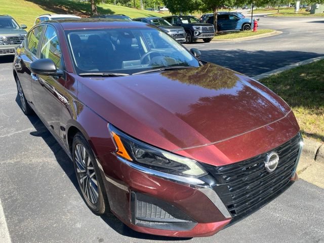 Used 2025 Nissan Altima 2.5 SV FWD image 8