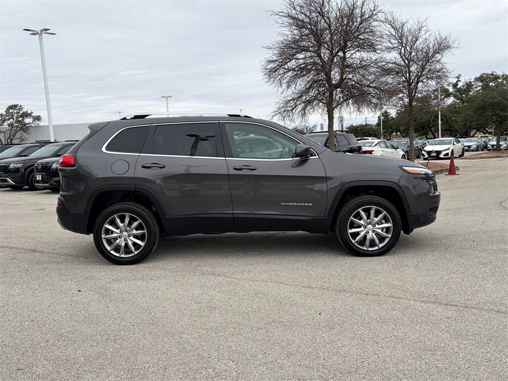 Used 2018 Jeep Cherokee Limited w/ Luxury Group image 4