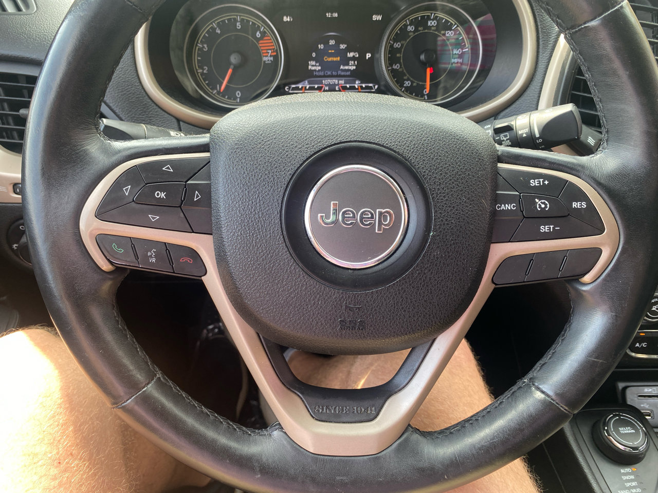 Used 2017 Jeep Cherokee Limited image 13