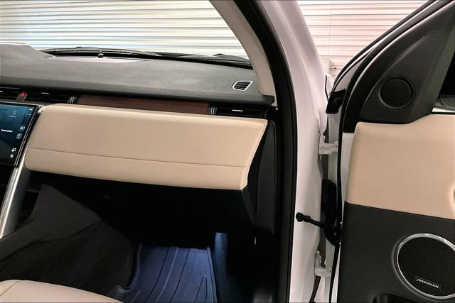 Certified 2025 Land Rover Discovery Sport S image 25