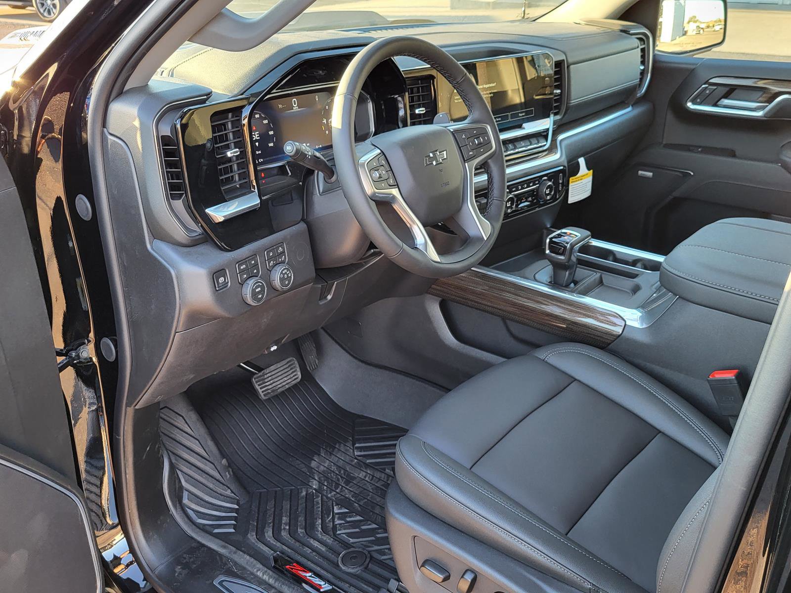 New 2026 Chevrolet Silverado 1500 LT Trail Boss w/ LT Trail Boss Premium Package AWD/4WD image 13