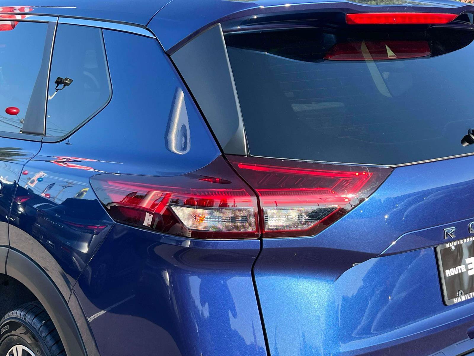 Used 2023 Nissan Rogue SV AWD/4WD image 8