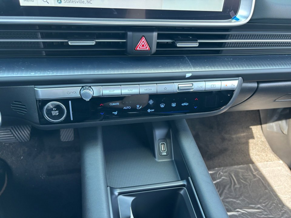 New 2025 Hyundai Ioniq 6 SE image 17