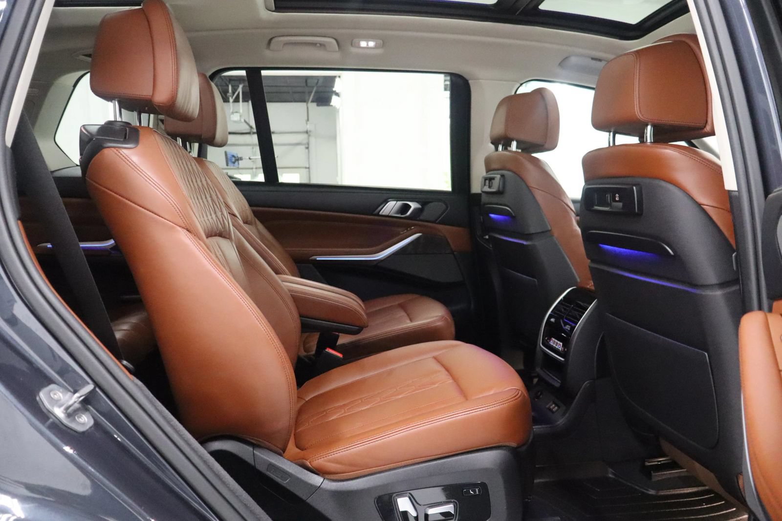 Used 2019 BMW X7 xDrive40i w/ Premium Package AWD/4WD image 24