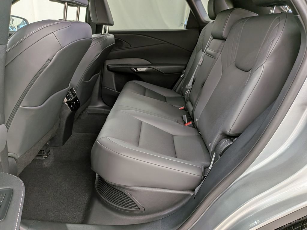 Certified 2024 Lexus RX 350h w/ Convenience Package image 28
