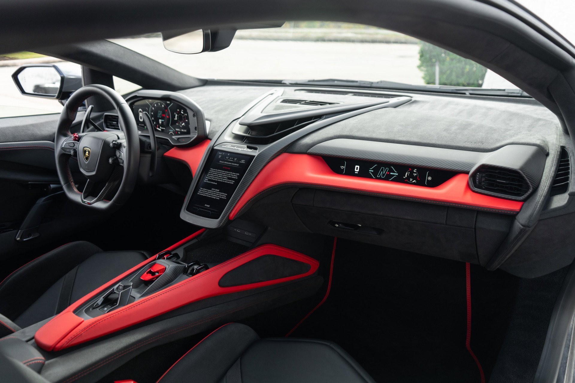 Used 2024 Lamborghini Revuelto image 18