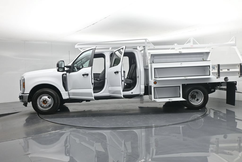 New 2026 Ford F350 XL w/ XL Chrome Package RWD image 29