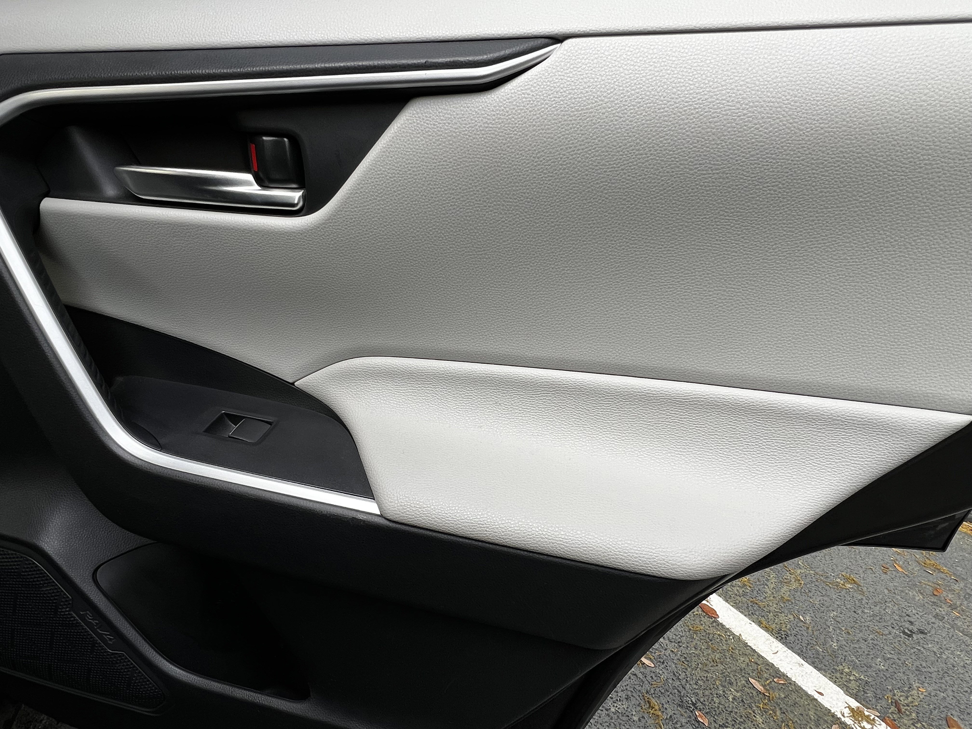 Used 2019 Toyota RAV4 XLE Premium image 40