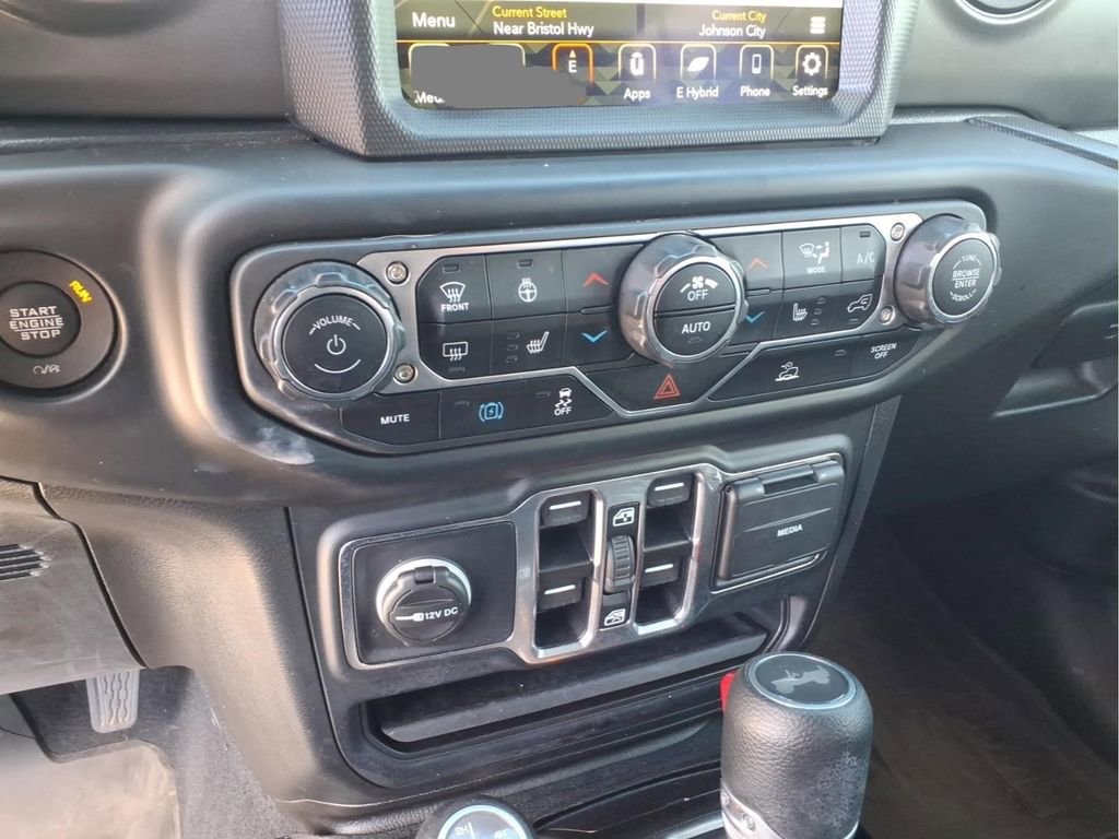 Certified 2023 Jeep Wrangler Unlimited w/ Sun & Screen Package AWD/4WD image 27