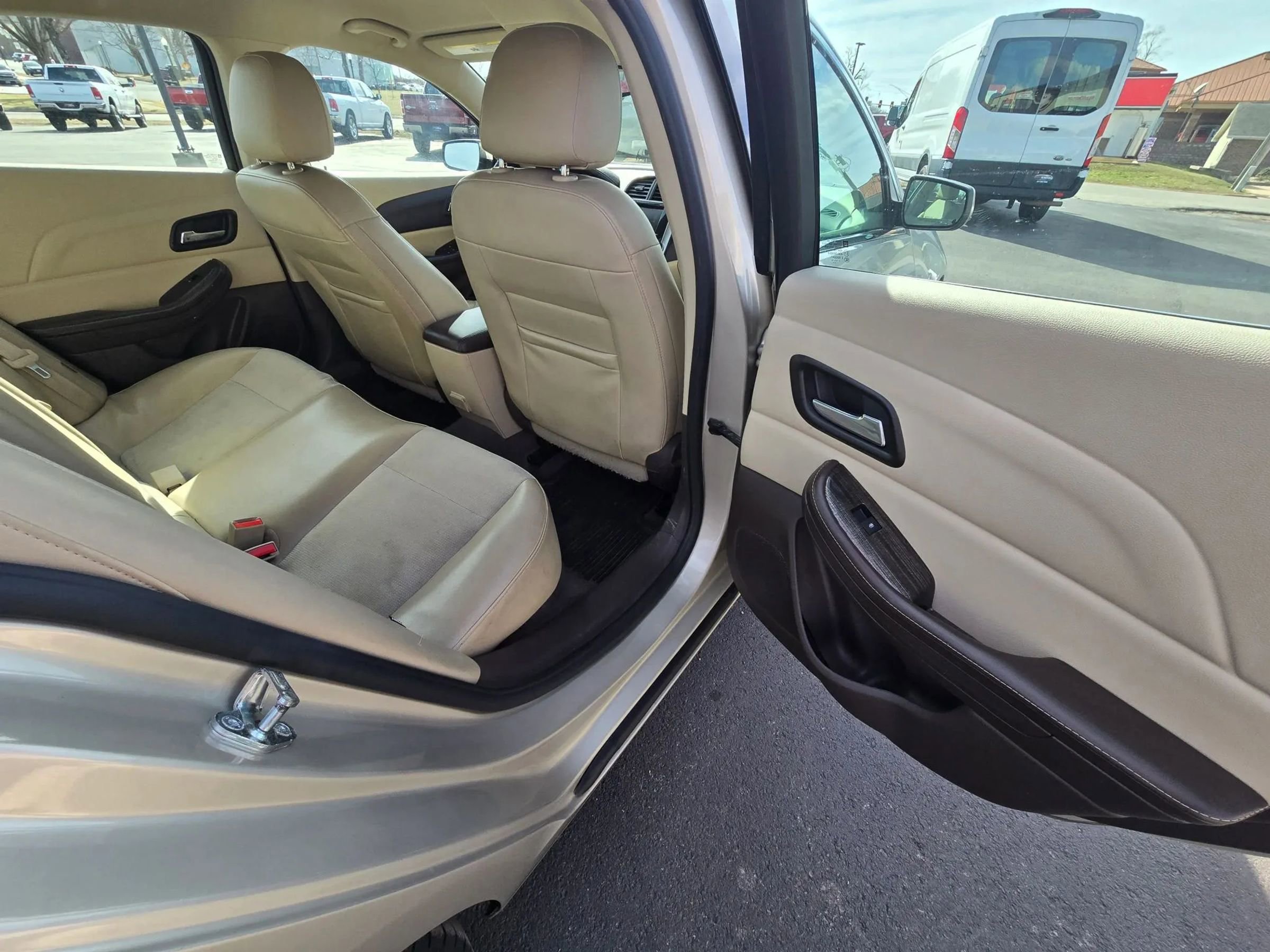 Used 2015 Chevrolet Malibu LT FWD image 16