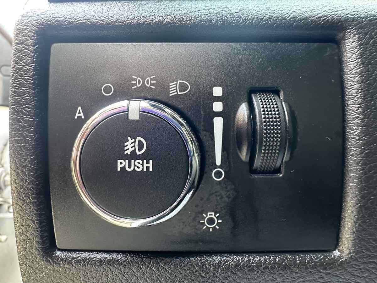 Used 2014 Jeep Grand Cherokee Laredo w/ Quick Order Package 23E AWD/4WD image 10