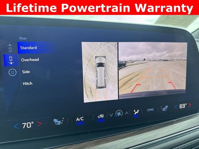 Used 2025 Chevrolet Suburban Z71 image 17