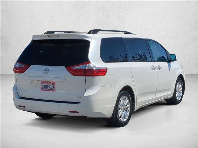 Used 2015 Toyota Sienna XLE w/ XLE Navigation Package FWD image 5
