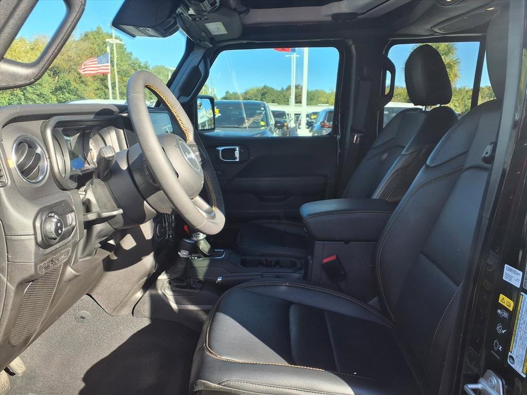 Used 2024 Jeep Gladiator Sport image 17