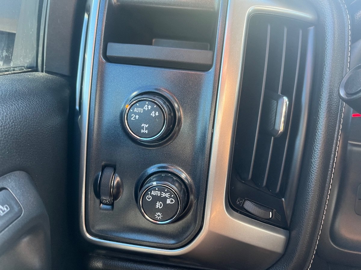 Used 2016 Chevrolet Silverado 1500 LTZ w/ Sport Package AWD/4WD image 21
