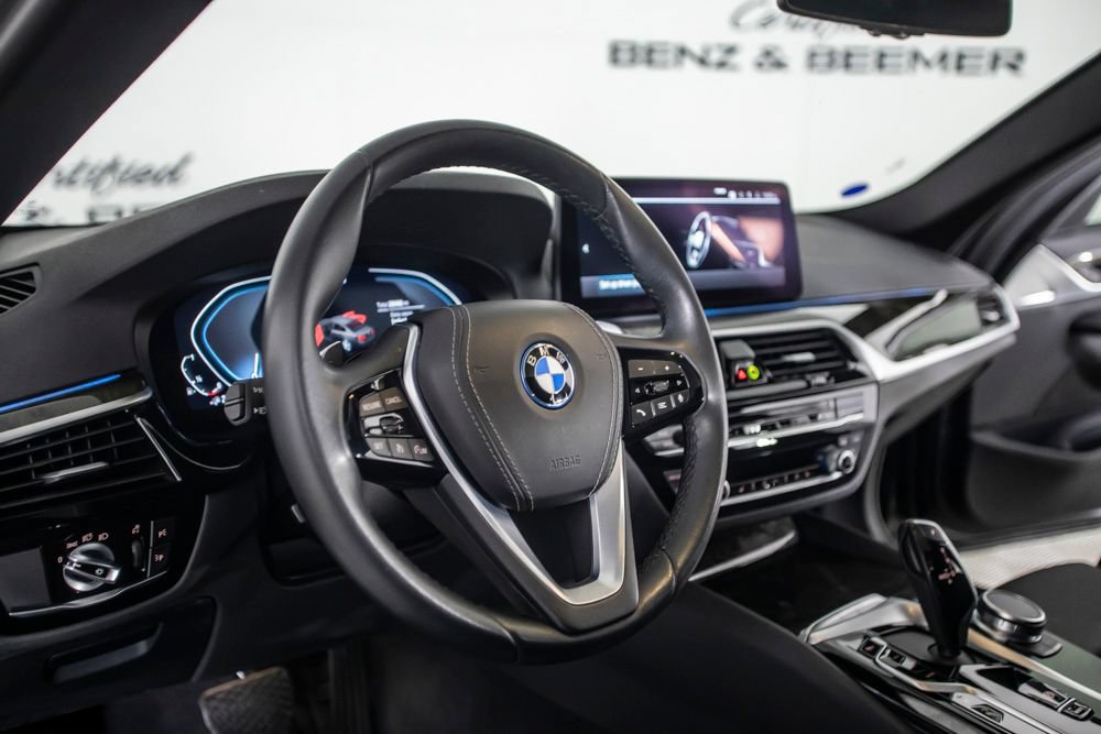 Used 2023 BMW 530e w/ Convenience Package RWD image 21