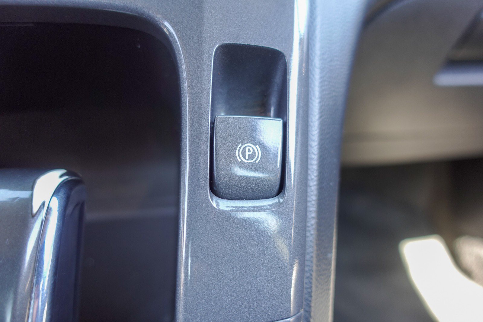 Used 2014 Chevrolet Volt Premium w/ Premium Trim Package FWD image 23