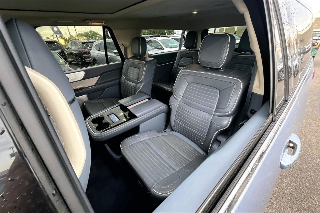 Used 2024 Lincoln Navigator L Black Label AWD/4WD image 36