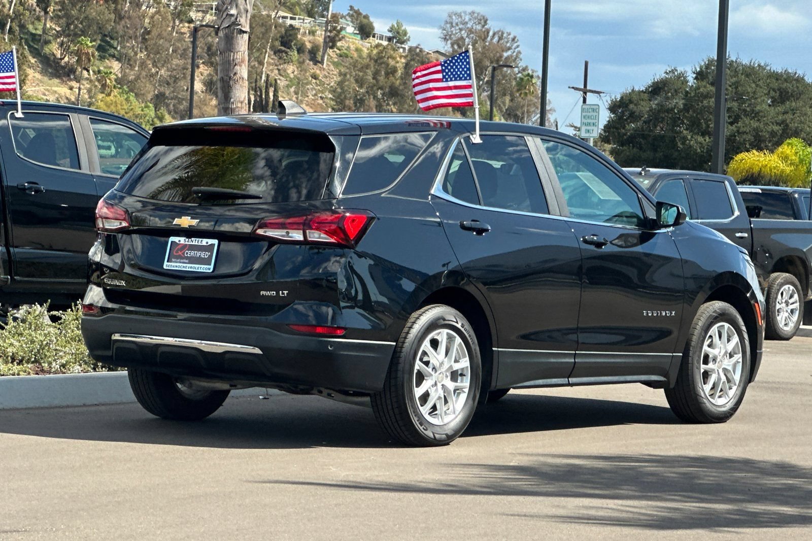 Used 2024 Chevrolet Equinox LT AWD/4WD image 4