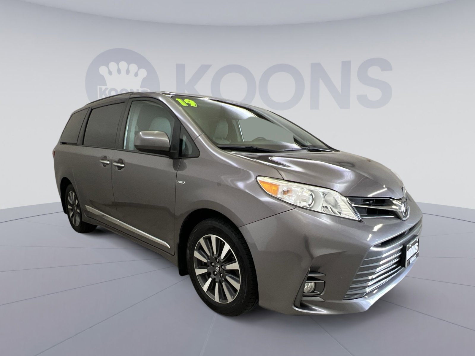 Used 2019 Toyota Sienna XLE w/ XLE Navigation Package image 8