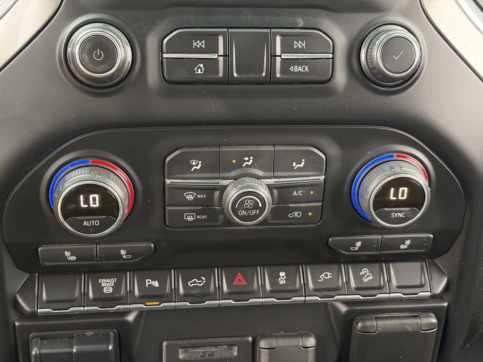 Used 2020 Chevrolet Silverado 2500 LT w/ All Star Edition AWD/4WD image 29