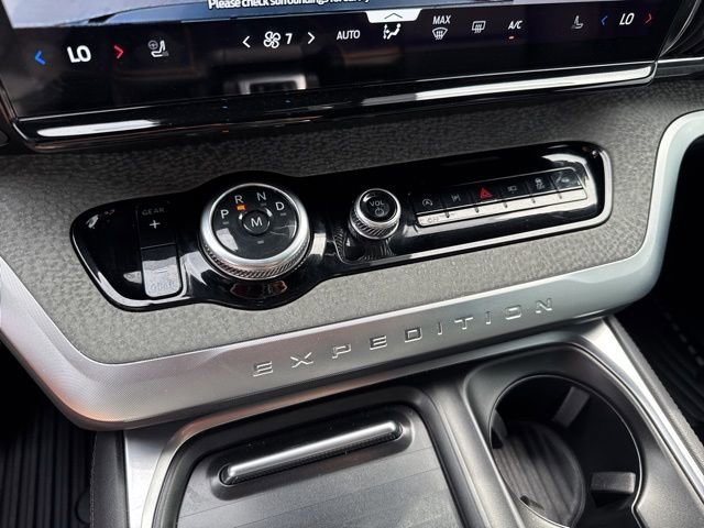 Used 2025 Ford Expedition Tremor image 29