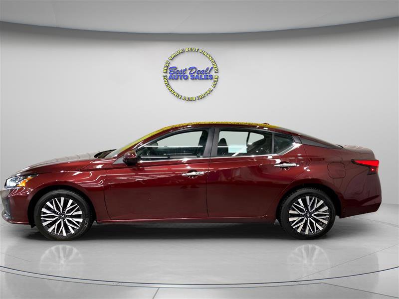 Used 2023 Nissan Altima 2.5 SV w/ SV Premium Package image 4