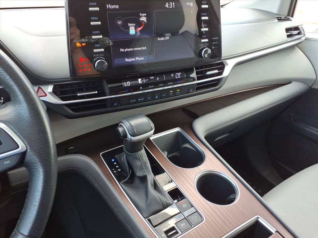 Certified 2023 Toyota Sienna XLE FWD image 28