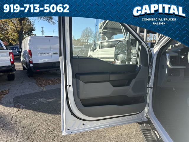 New 2026 Ford F250 XL w/ XL Chrome Package image 21