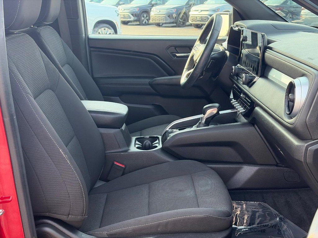 Used 2023 Chevrolet Colorado LT w/ LT Convenience Package II AWD/4WD image 18
