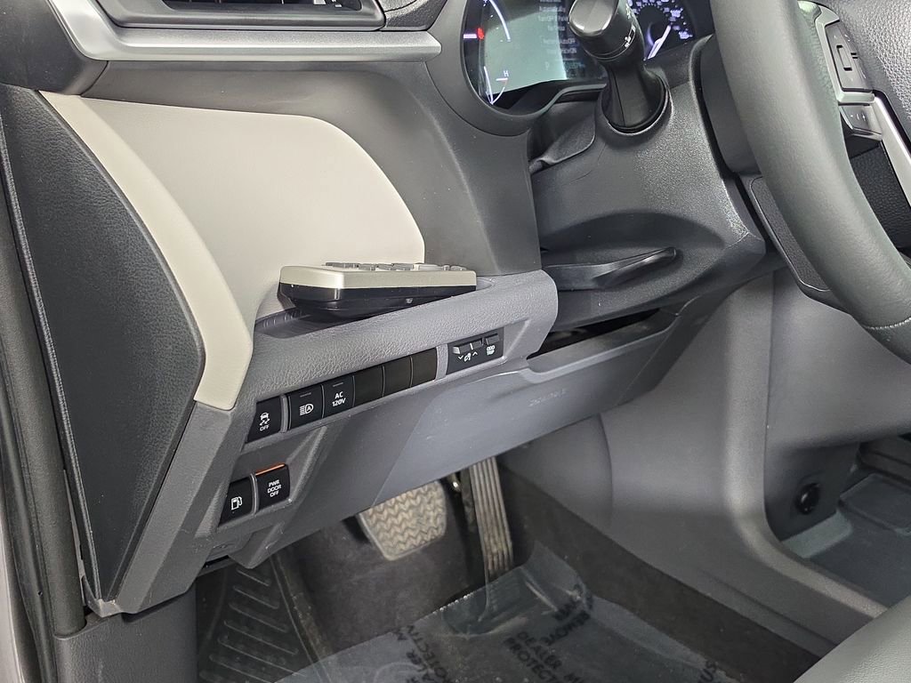 Certified 2024 Toyota Sienna XLE w/ XLE Plus Package FWD image 12
