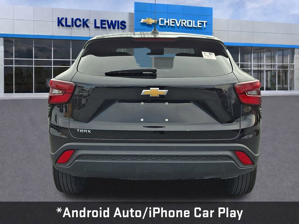 Used 2025 Chevrolet Trax LS image 5