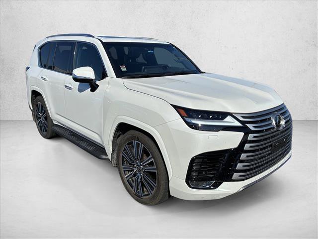 Used 2024 Lexus LX 600 4WD w/ Luxury Package image 3