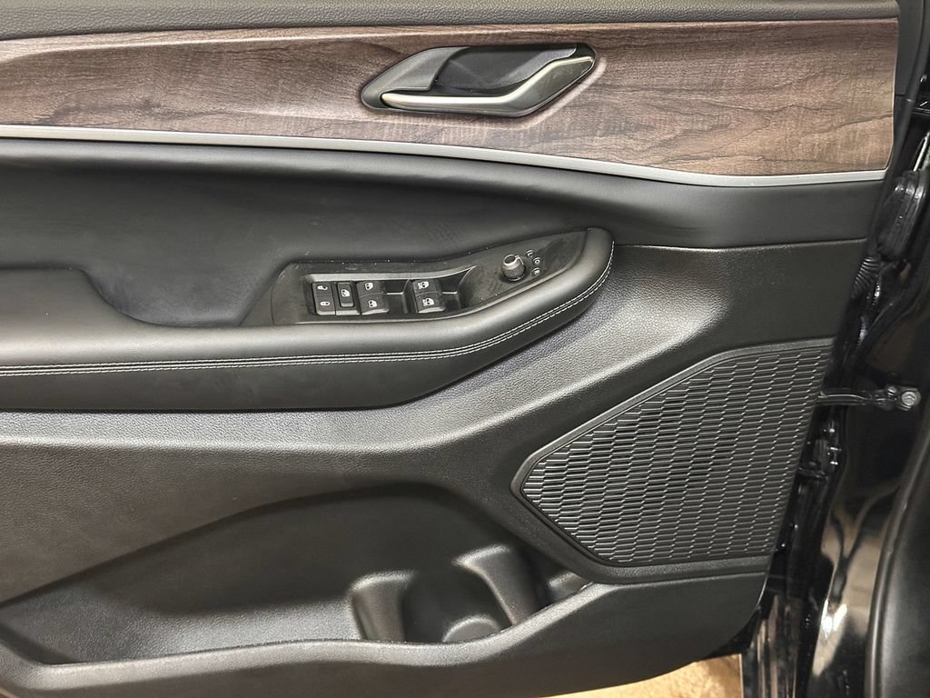 New 2026 Jeep Grand Cherokee Altitude AWD/4WD image 18
