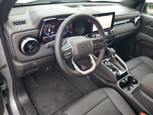 Used 2026 Chevrolet Colorado Z71 w/ Technology Package AWD/4WD image 19